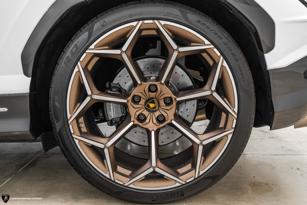 2023 Lamborghini Urus Performante - Photo 7