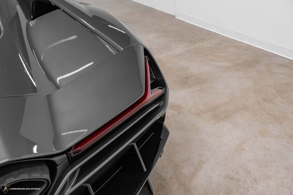 2026 Lamborghini Revuelto Base - Photo 19