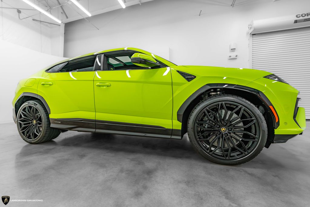 2025 Lamborghini Urus SE - Photo 7