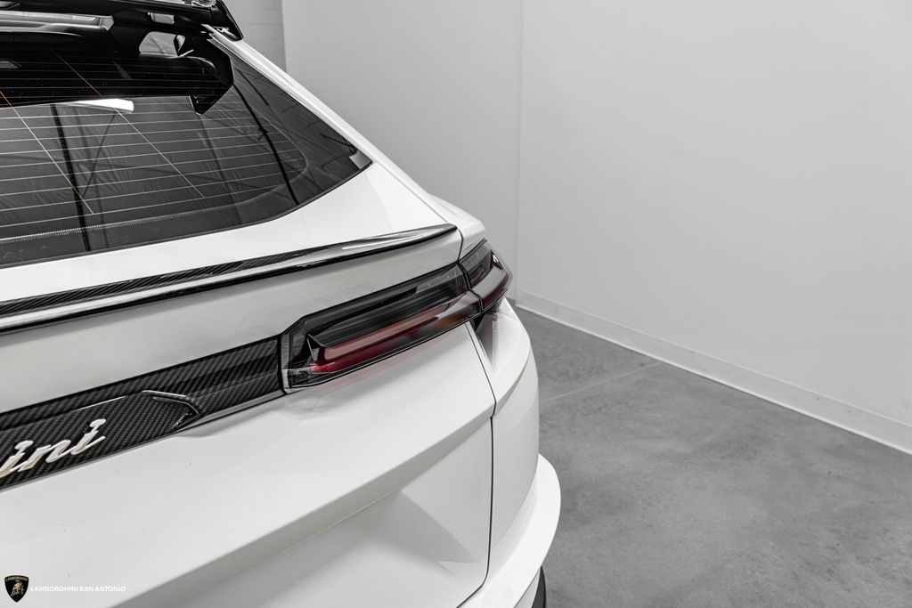 2023 Lamborghini Urus Performante - Photo 18