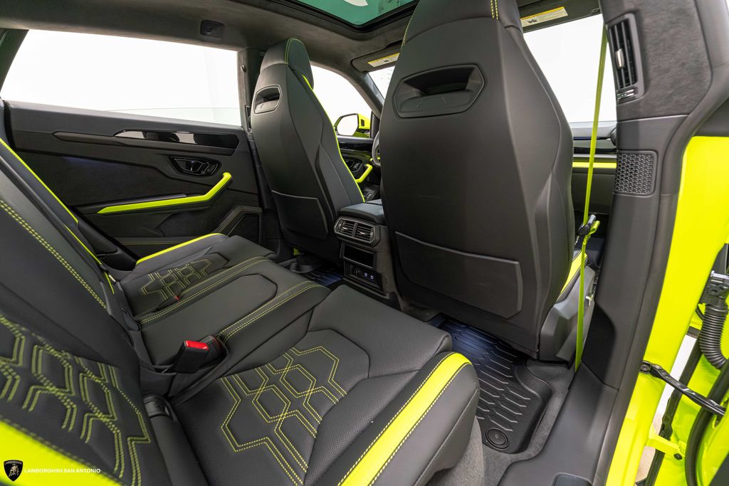 2025 Lamborghini Urus SE - Photo 29