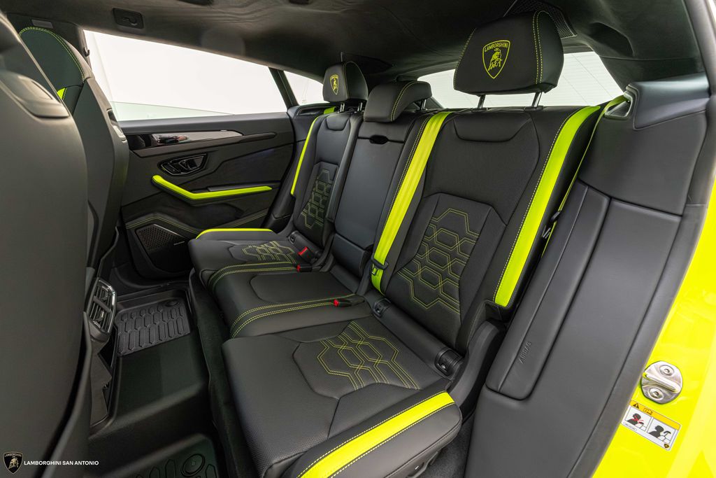 2025 Lamborghini Urus SE - Photo 25