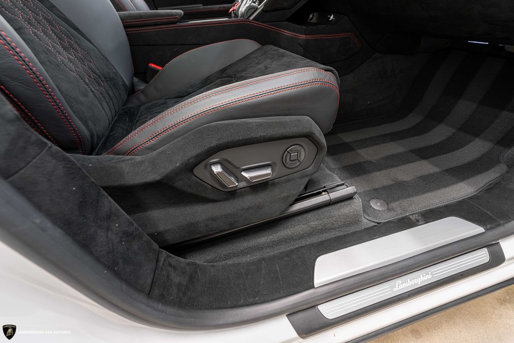 2023 Lamborghini Urus Performante - Photo 38