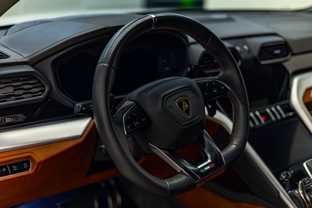 2021 Lamborghini Urus Base - Photo 16
