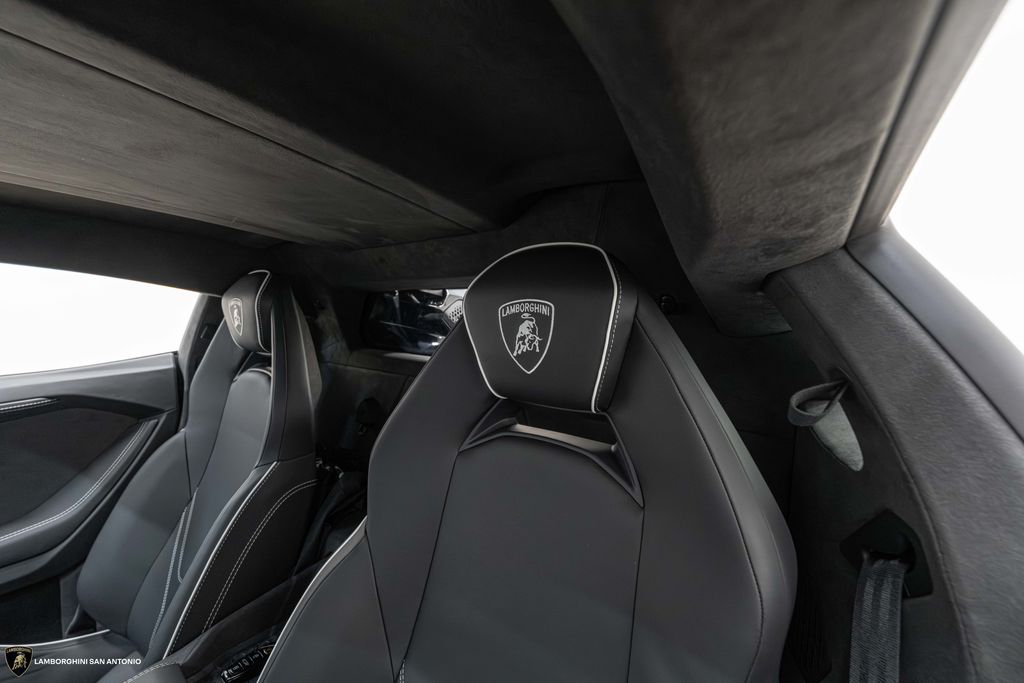 2026 Lamborghini Revuelto Base - Photo 24