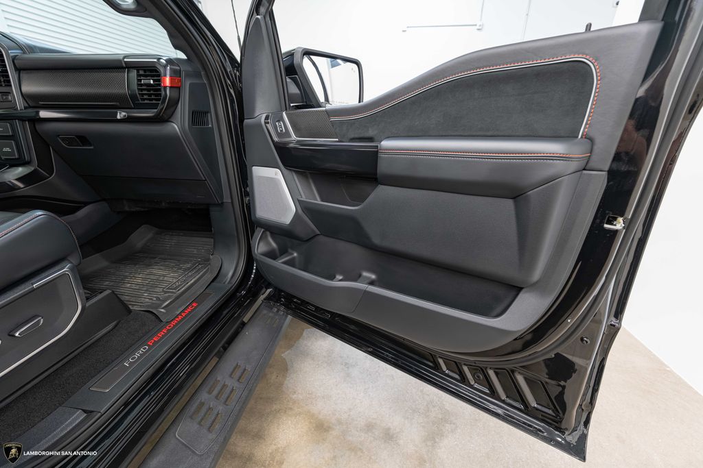 2025 Ford F-150 Raptor - Photo 31