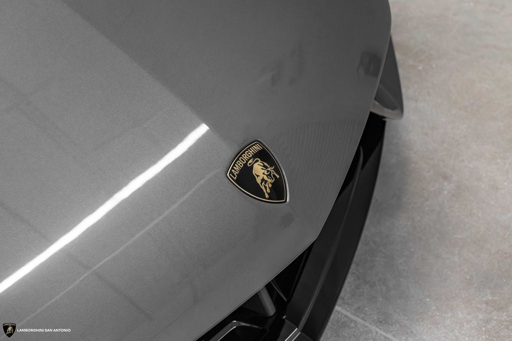 2026 Lamborghini Revuelto Base - Photo 15