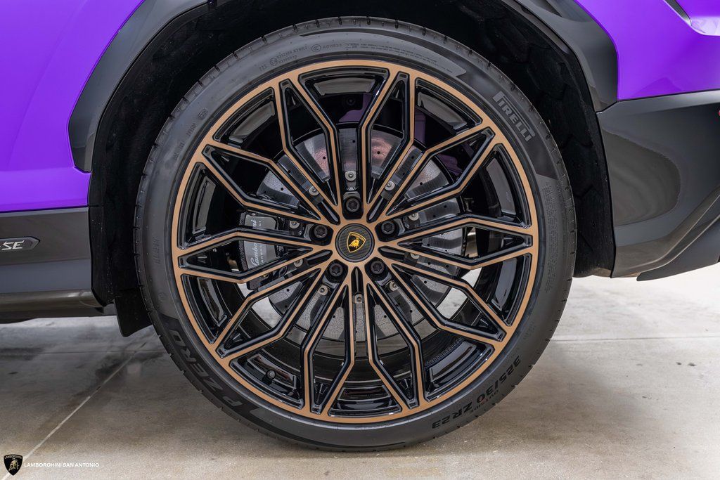 2026 Lamborghini Urus SE - Photo 17