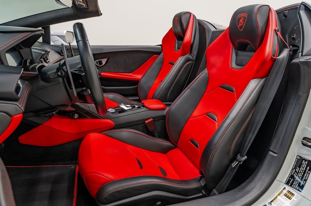 Used 2022 Lamborghini Huracan EVO with VIN ZHWUT5ZF8NLA18159 for sale in Boerne, TX