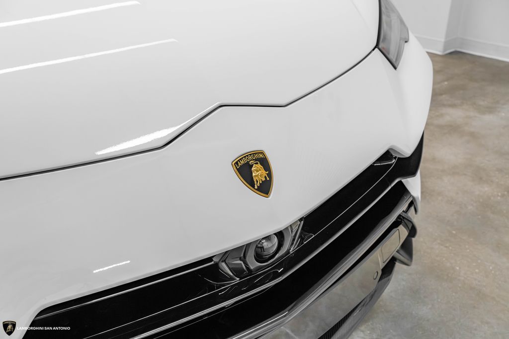 2023 Lamborghini Urus Performante - Photo 14