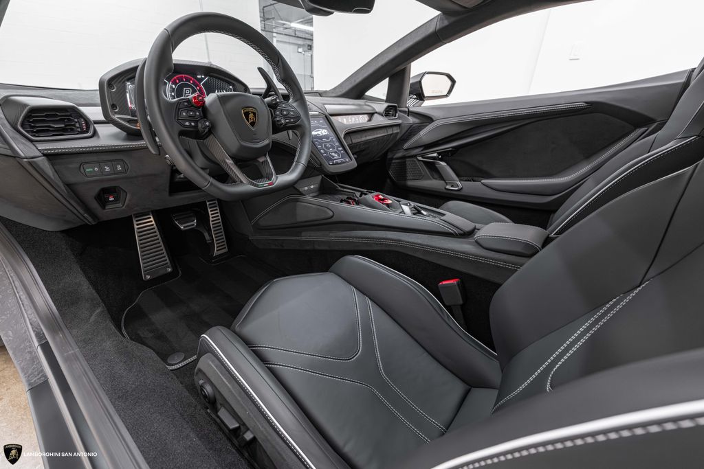 2026 Lamborghini Revuelto Base - Photo 35