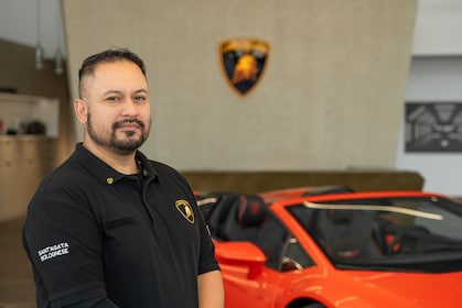 Staff member Jose Zelaya from e5102ce66b22