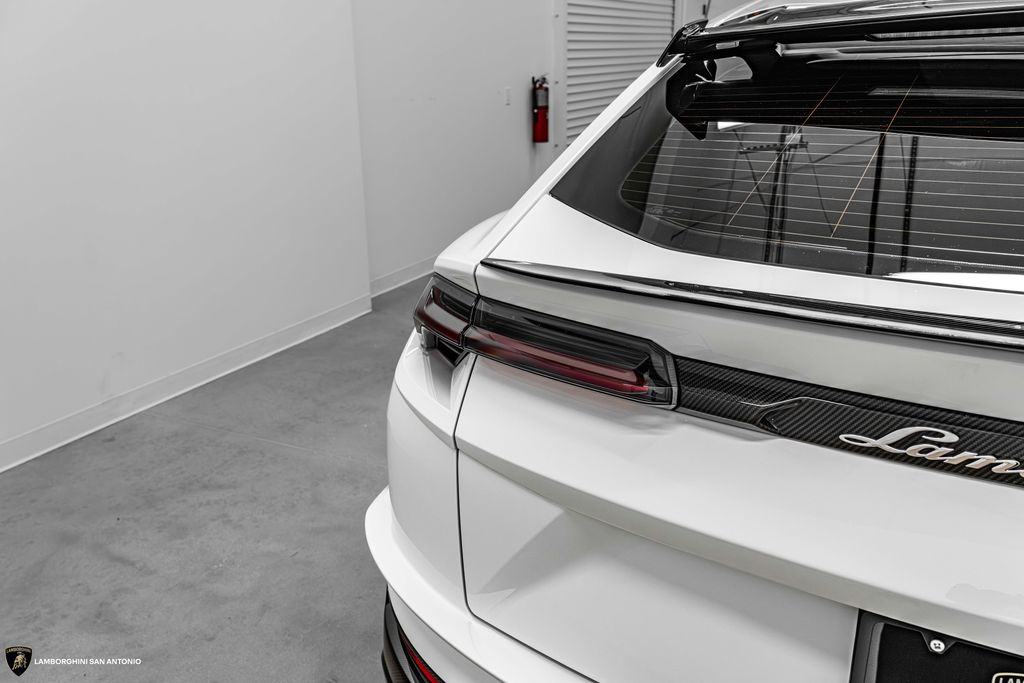 2023 Lamborghini Urus Performante - Photo 17