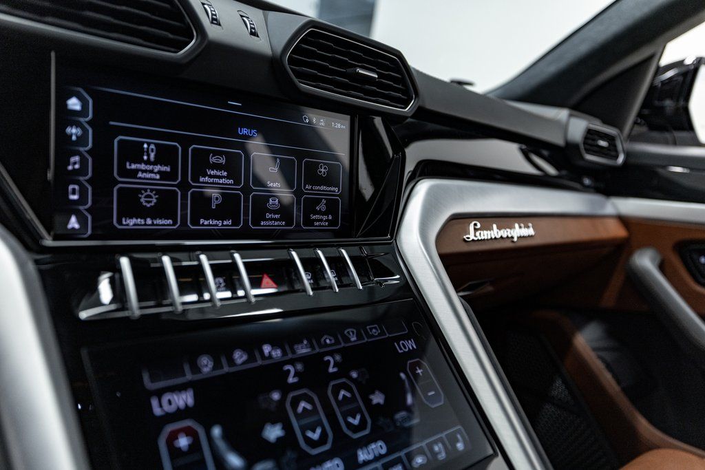 2021 Lamborghini Urus Base - Photo 47