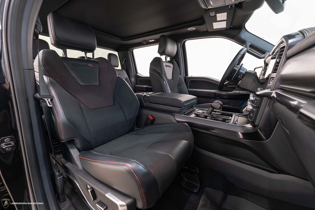 2025 Ford F-150 Raptor - Photo 23