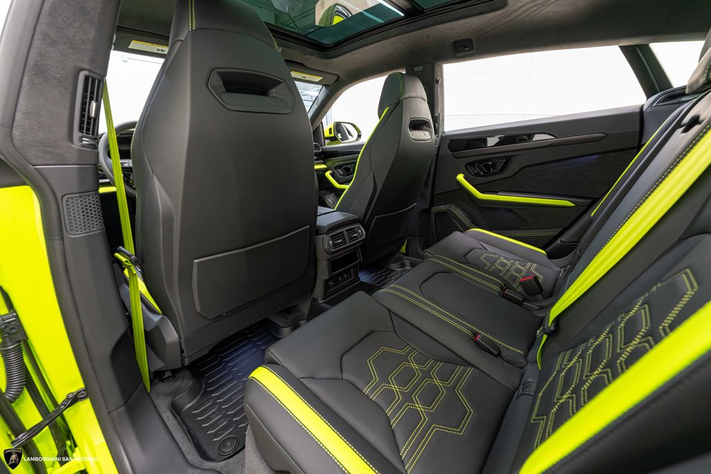 2025 Lamborghini Urus SE - Photo 38