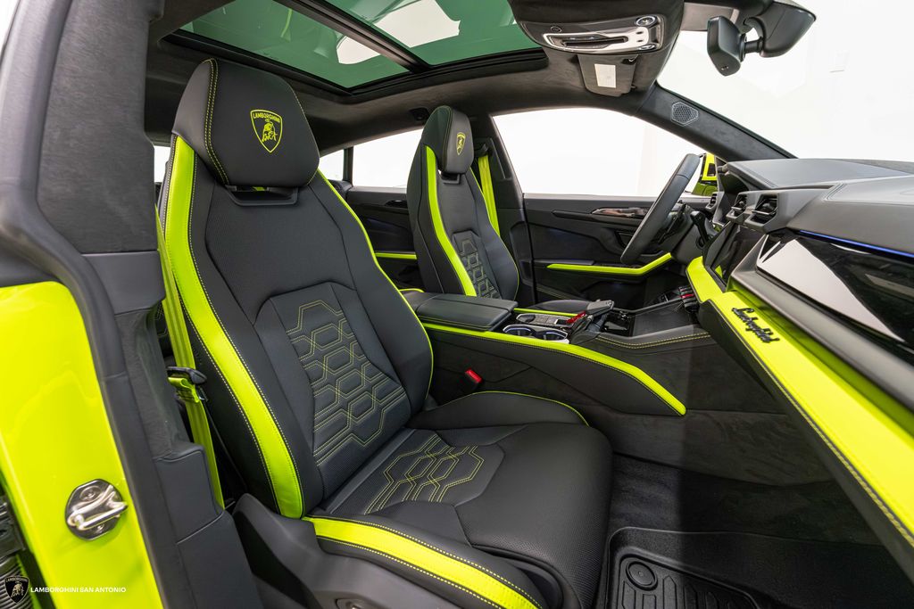 2025 Lamborghini Urus SE - Photo 26