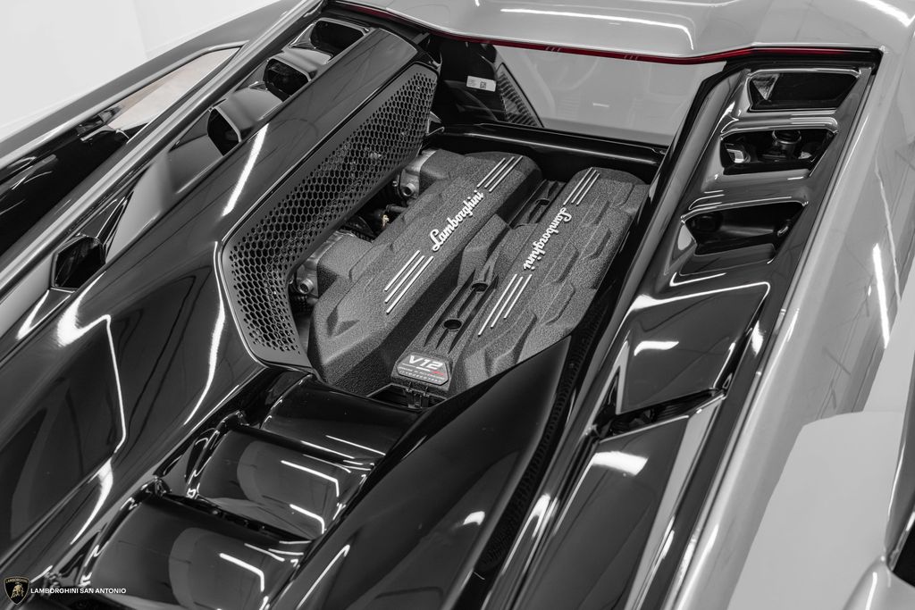 2026 Lamborghini Revuelto Base - Photo 20