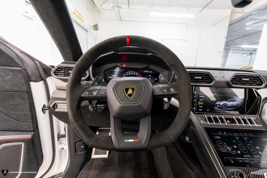 2023 Lamborghini Urus Performante - Photo 49