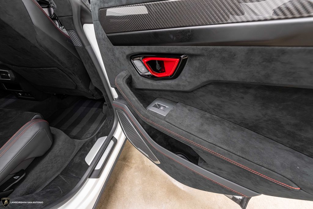 2023 Lamborghini Urus Performante - Photo 34