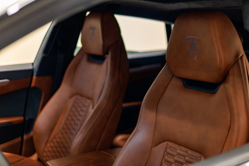 2021 Lamborghini Urus Base - Photo 17