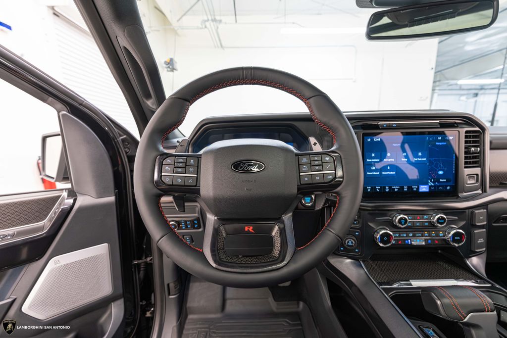 2025 Ford F-150 Raptor - Photo 40