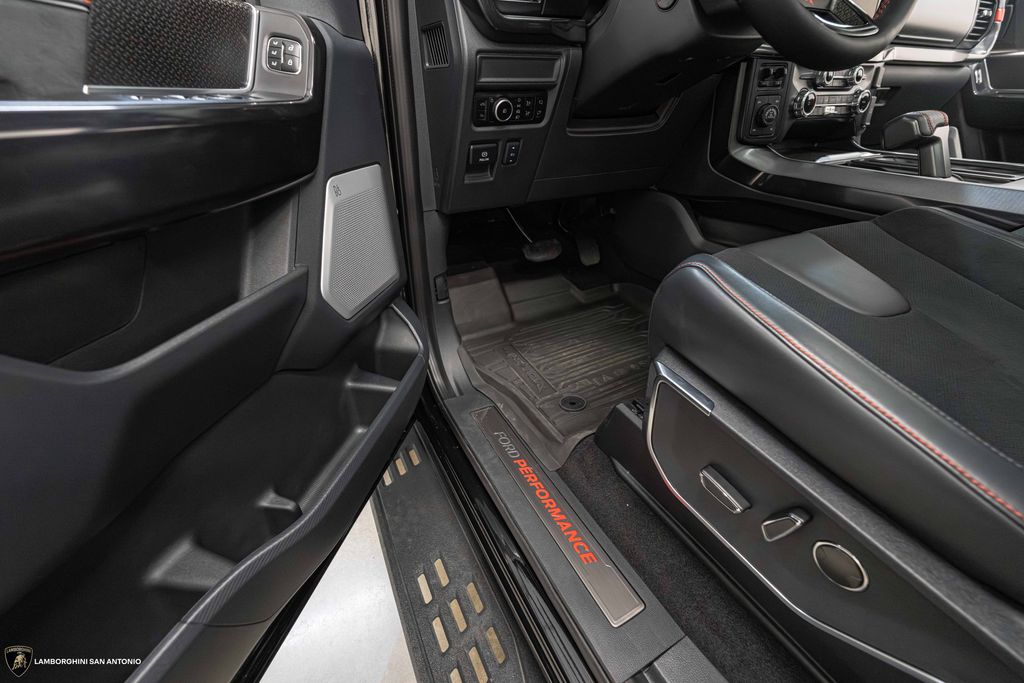 2025 Ford F-150 Raptor - Photo 38