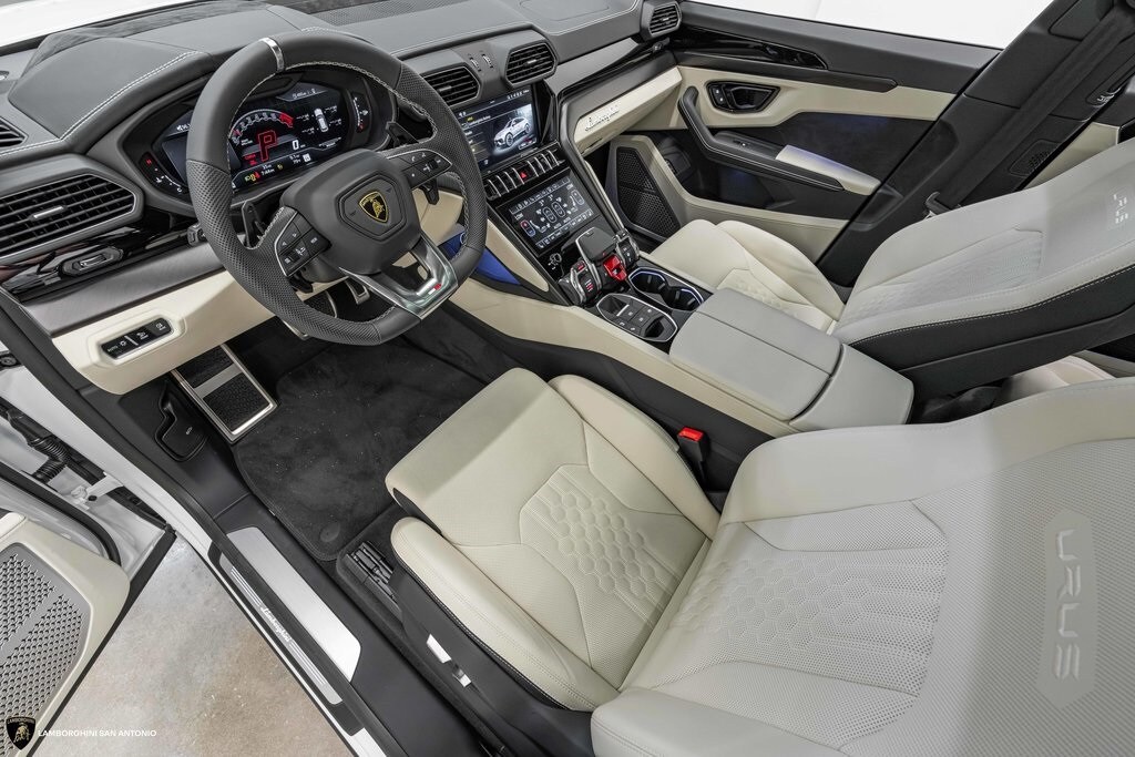 2024 Lamborghini Urus S photo 4