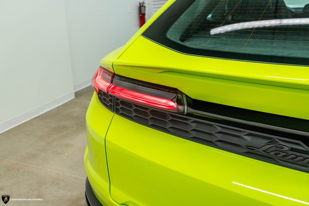 2025 Lamborghini Urus SE - Photo 20