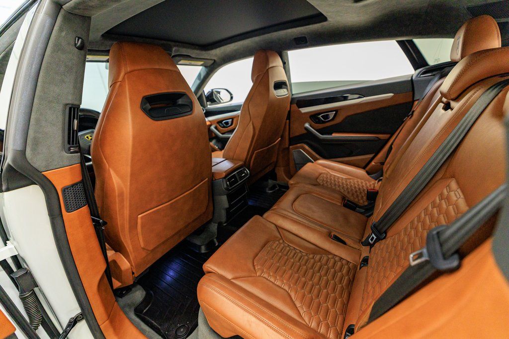 2021 Lamborghini Urus Base - Photo 23