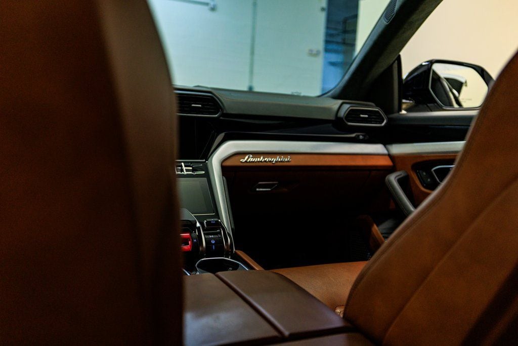 2021 Lamborghini Urus Base - Photo 26