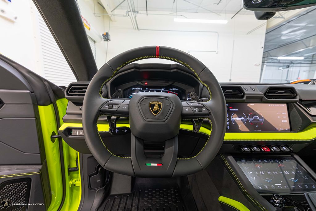 2025 Lamborghini Urus SE - Photo 45