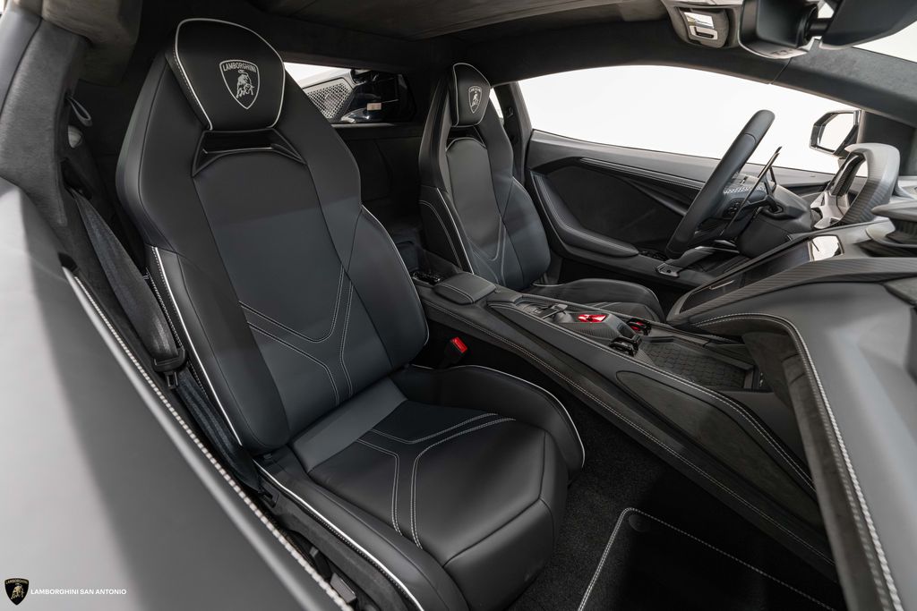 2026 Lamborghini Revuelto Base - Photo 25