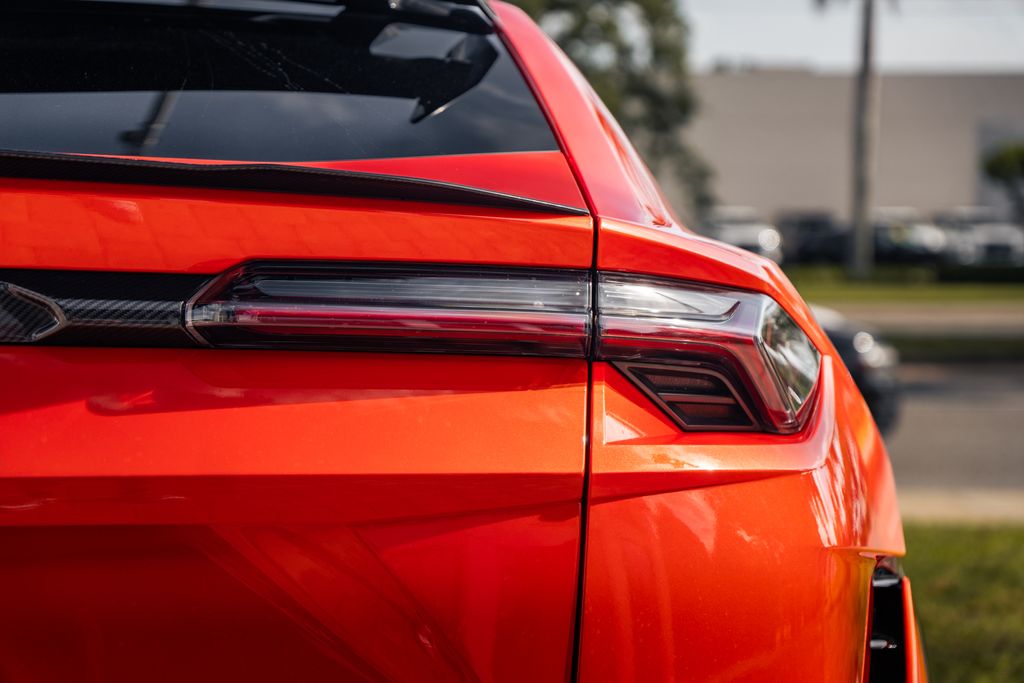 2024 Lamborghini Urus Performante - Photo 12