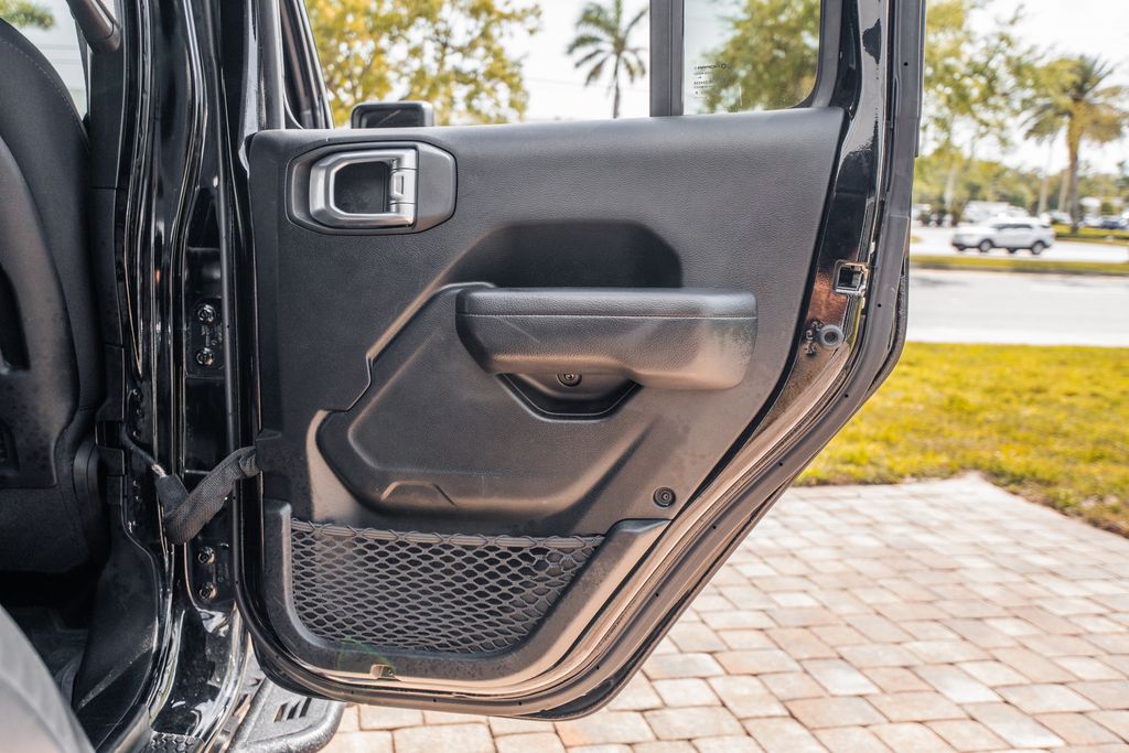 2022 Jeep Wrangler Unlimited Rubicon - Photo 37