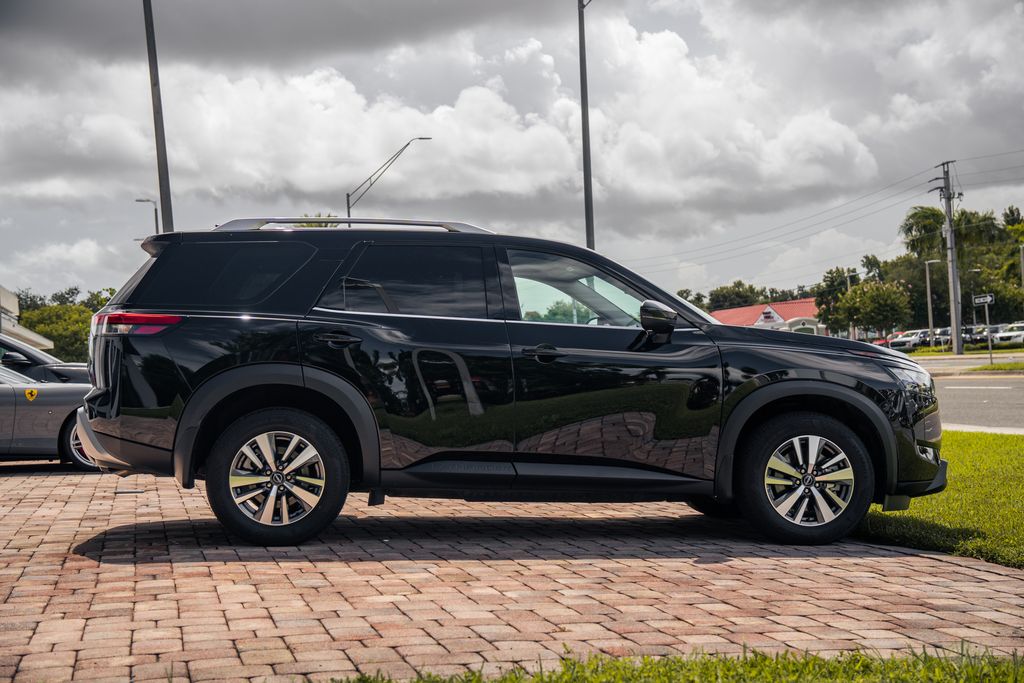 2025 Nissan Pathfinder SL - Photo 6