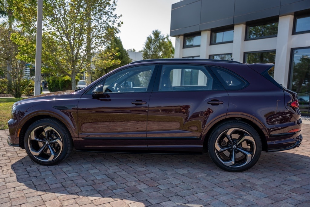 Used 2022 Bentley Bentayga S with VIN SJAAM2ZV0NC016077 for sale in Sarasota, FL