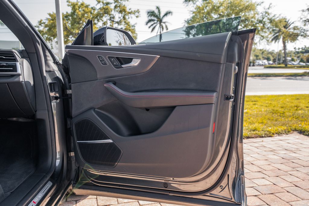 2023 Audi RS Q8 Base - Photo 32