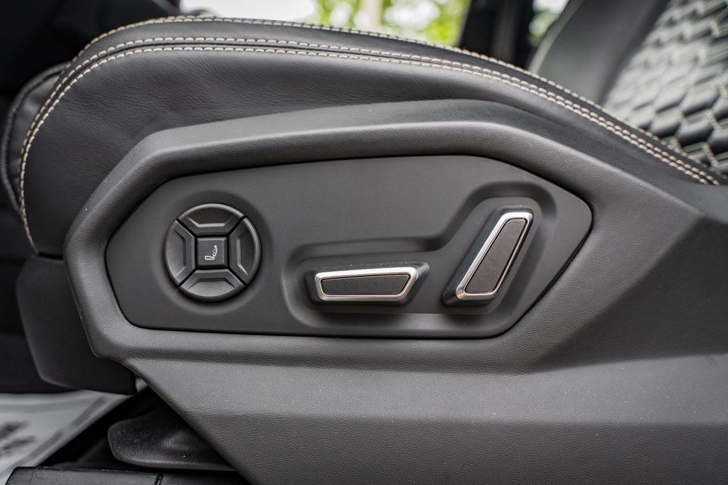 2024 Lamborghini Urus S - Photo 22
