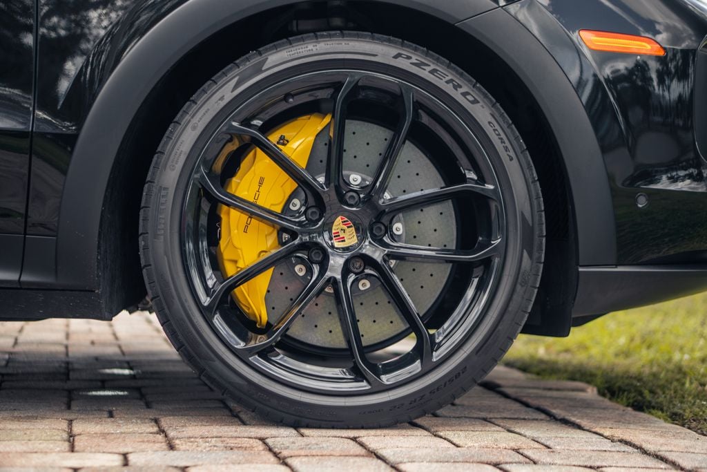 2023 Porsche Cayenne Coup Turbo GT - Photo 14