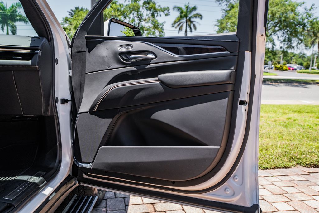 2024 Cadillac Escalade ESV Sport Platinum - Photo 32