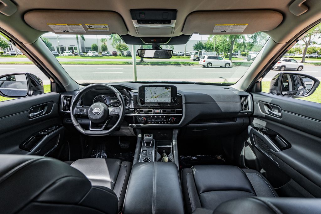2025 Nissan Pathfinder SL - Photo 21