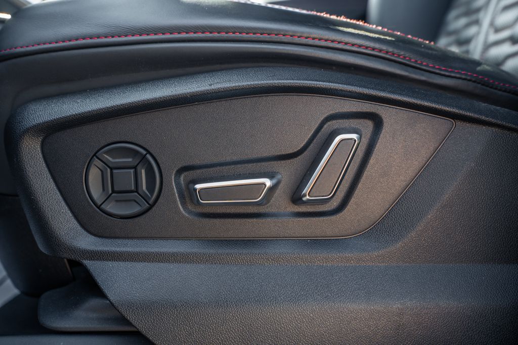 2023 Audi RS Q8 Base - Photo 21