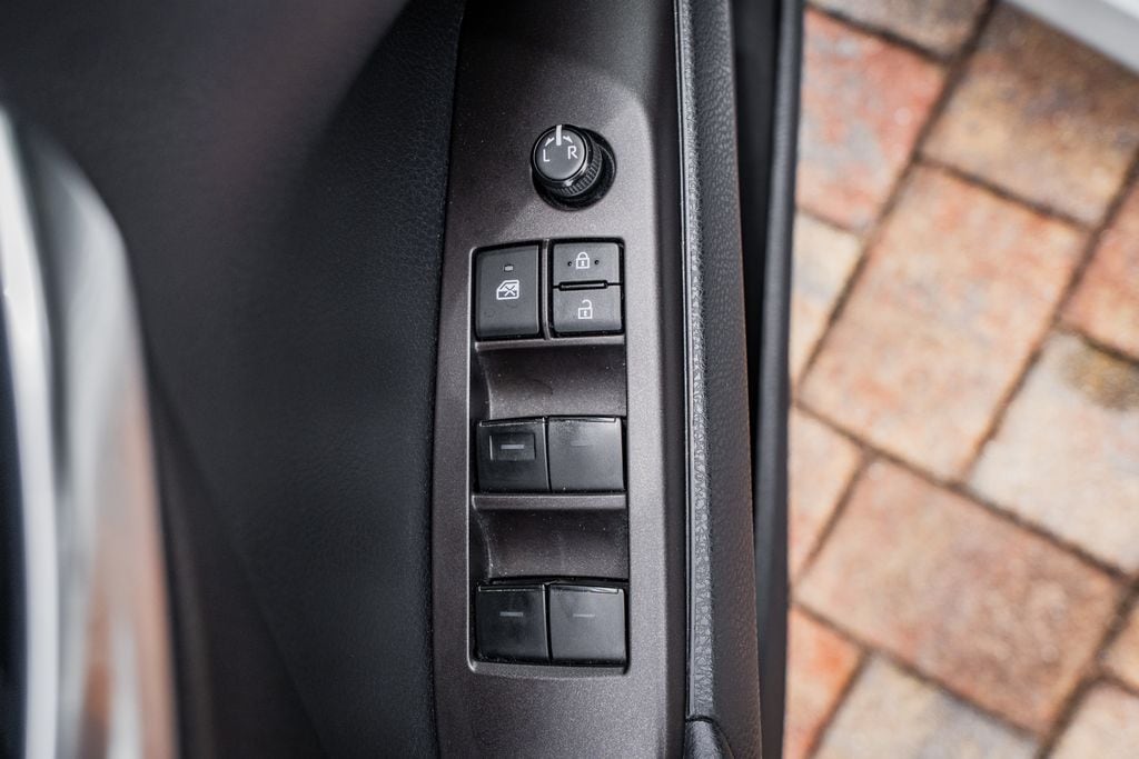 2022 Toyota Camry LE - Photo 18