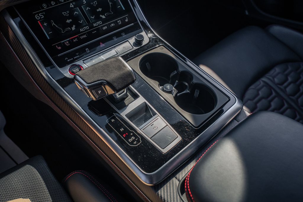 2023 Audi RS Q8 Base - Photo 30