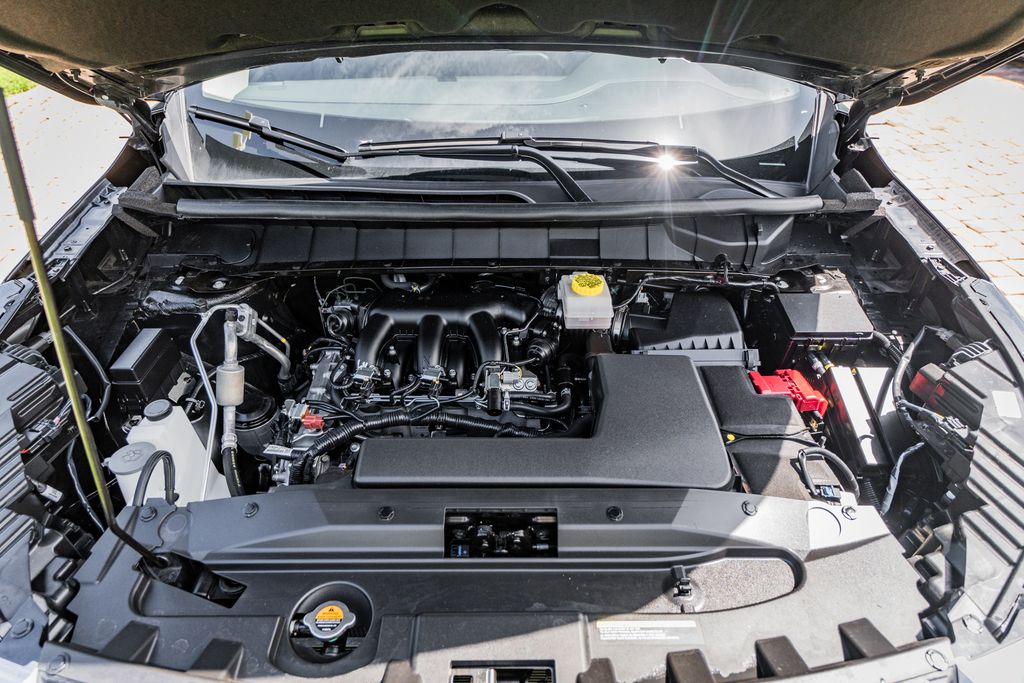 2025 Nissan Pathfinder SL - Photo 47