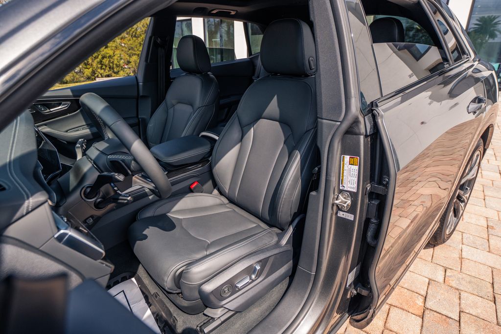 2025 Audi Q8 Prestige - Photo 20