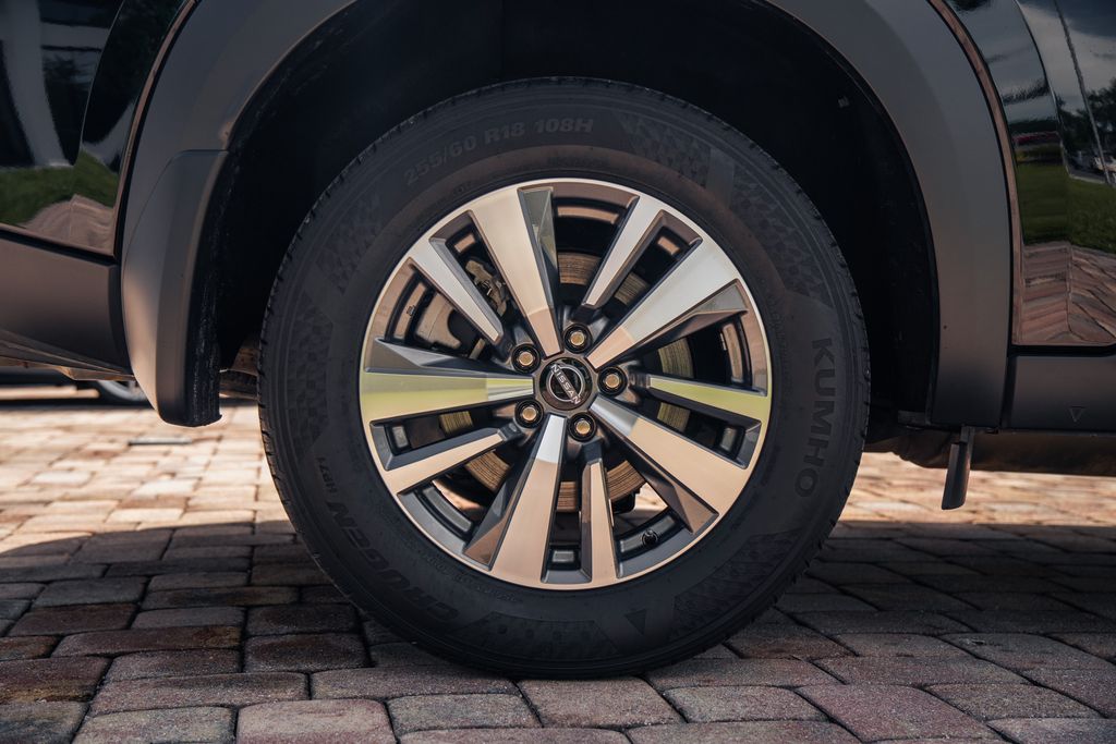 2025 Nissan Pathfinder SL - Photo 13