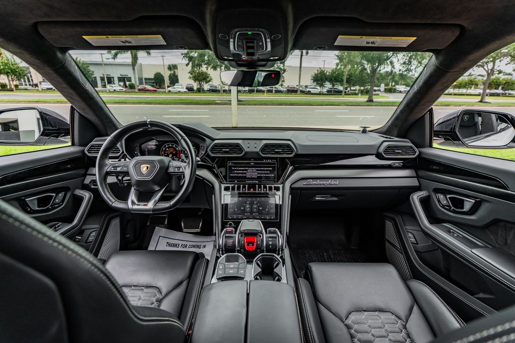 2024 Lamborghini Urus S - Photo 23