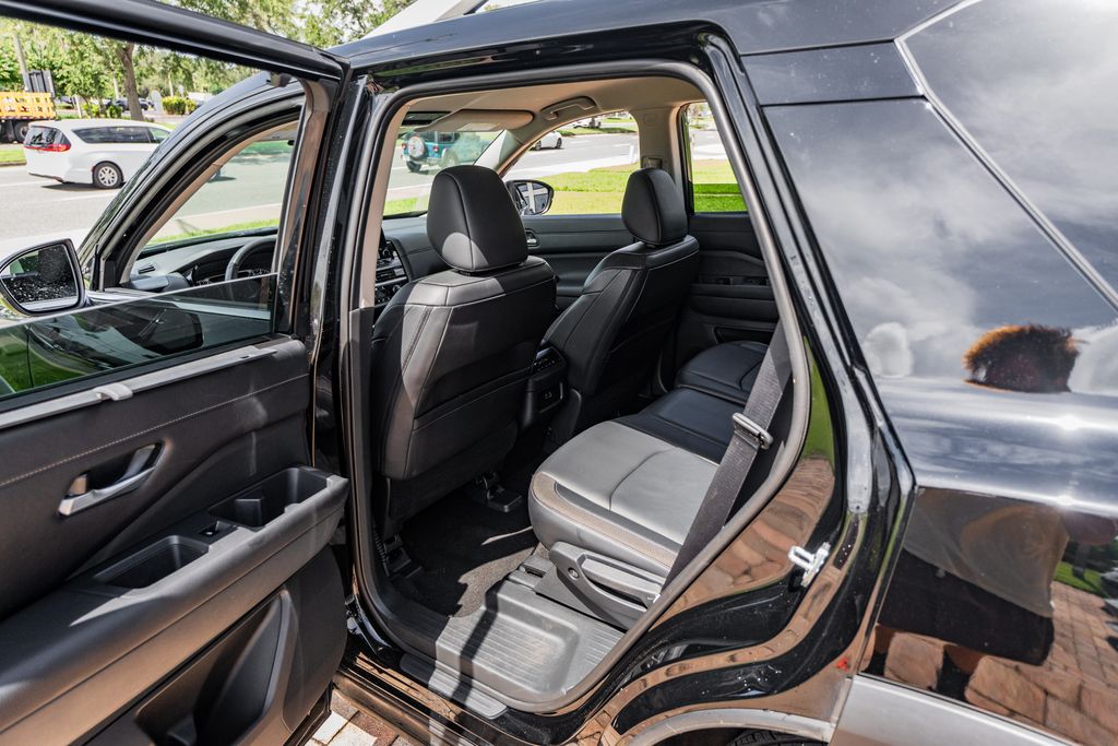 2025 Nissan Pathfinder SL - Photo 36